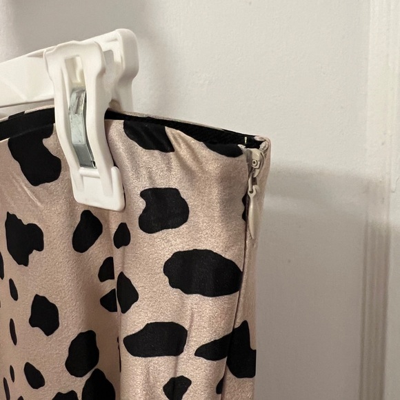 Satin leopard midi skirt - Picture 2 of 3